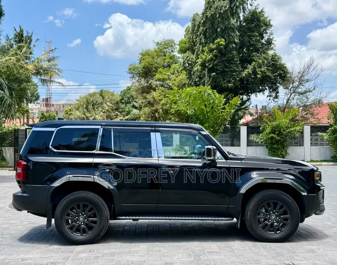 Toyota Land Cruiser Prado 2024 Black