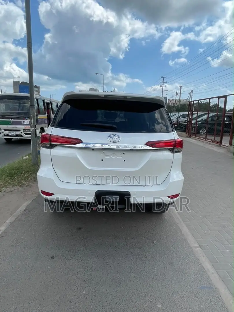 Toyota Fortuner 2019 White