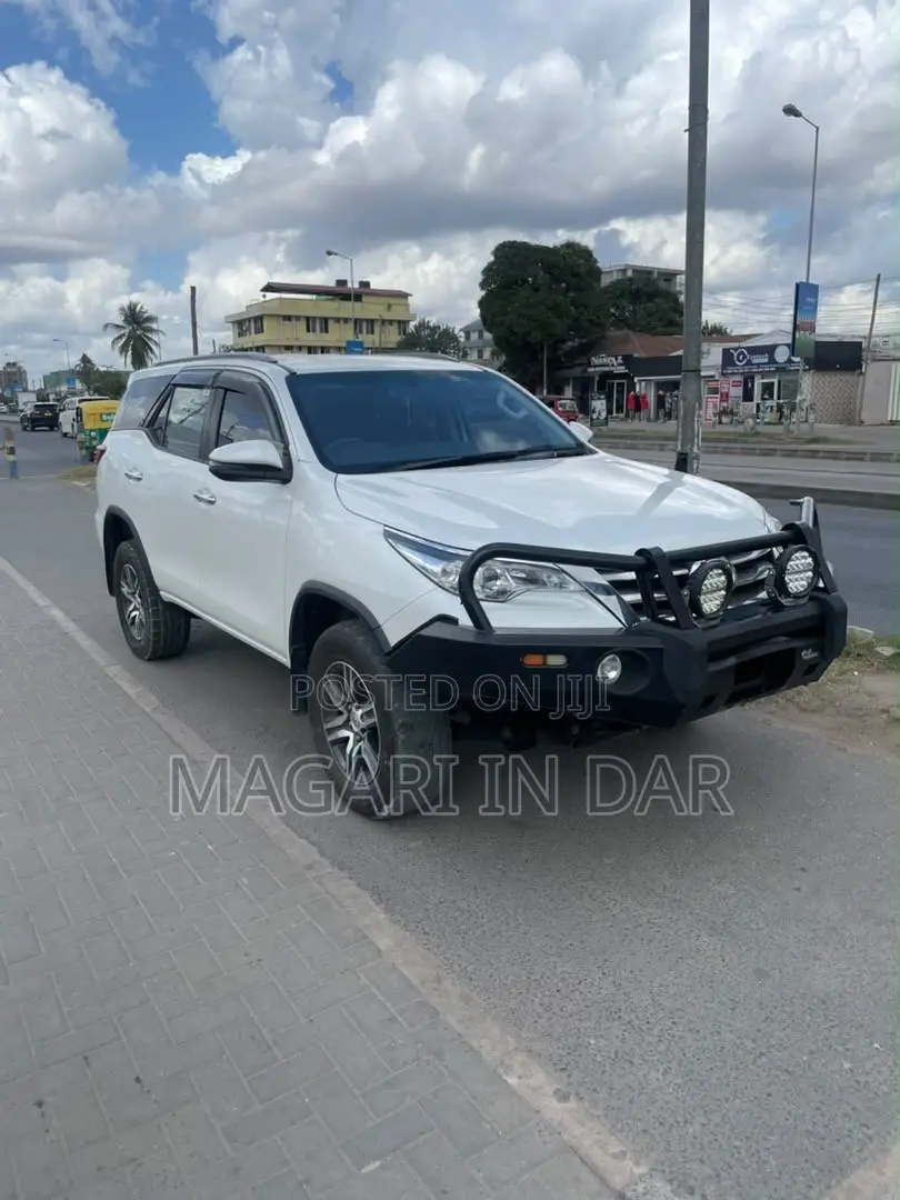 Toyota Fortuner 2019 White
