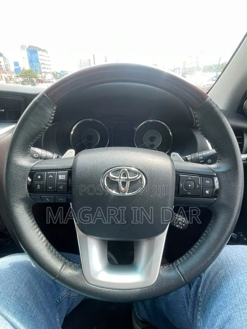 Toyota Fortuner 2019 White