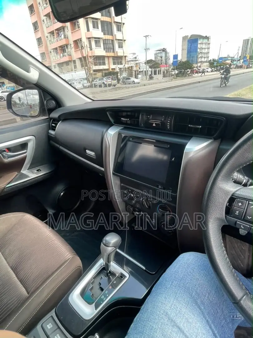 Toyota Fortuner 2019 White