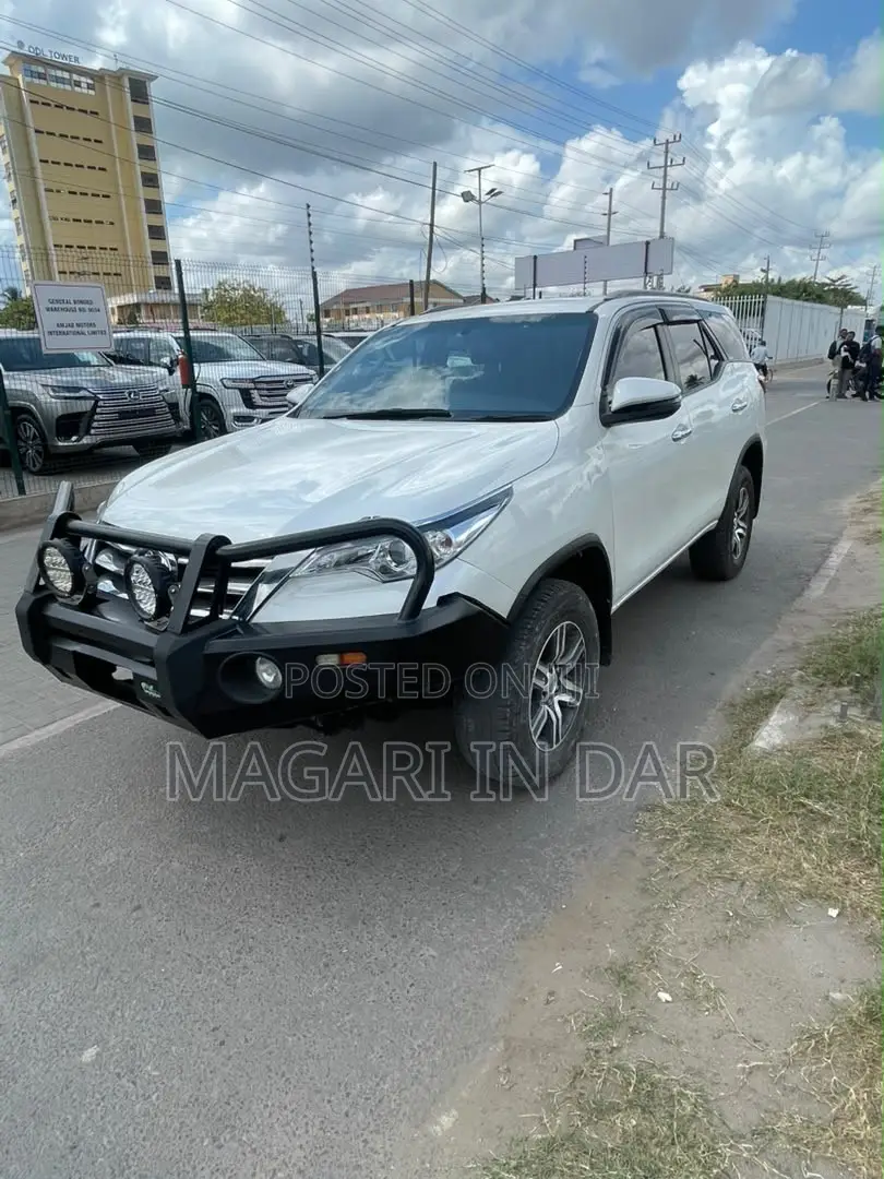 Toyota Fortuner 2019 White