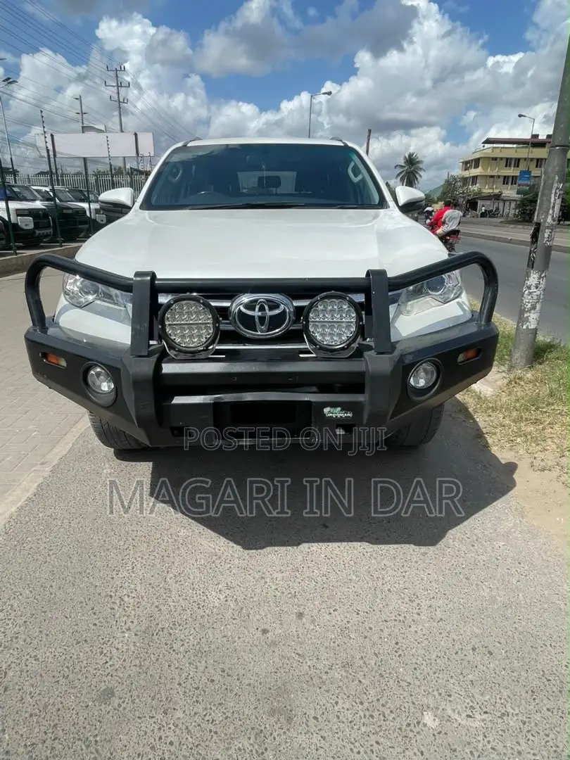 Toyota Fortuner 2019 White