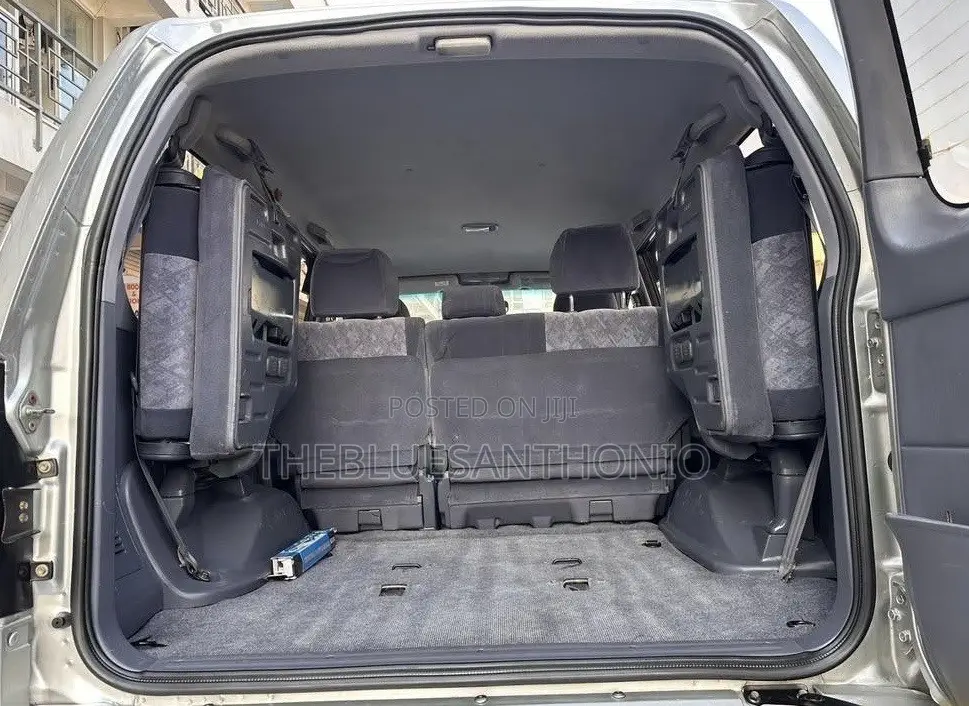 Toyota Land Cruiser Prado 2000 Silver