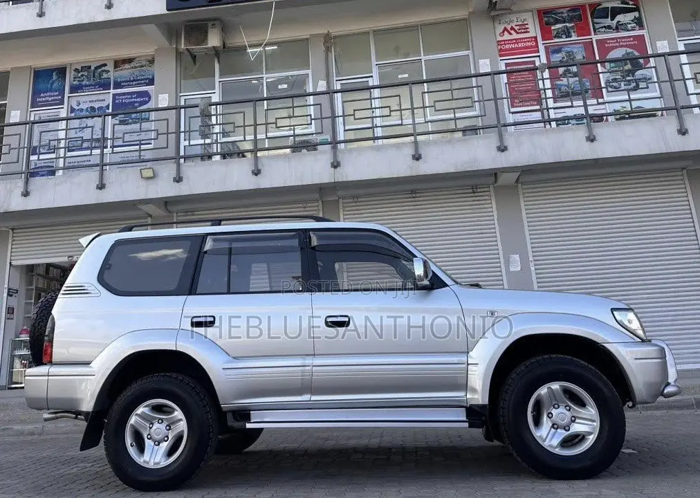 Toyota Land Cruiser Prado 2000 Silver
