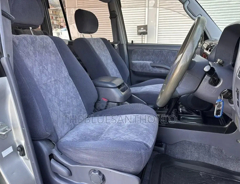 Toyota Land Cruiser Prado 2000 Silver