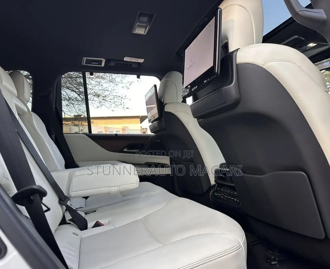 Lexus LX 2025 White