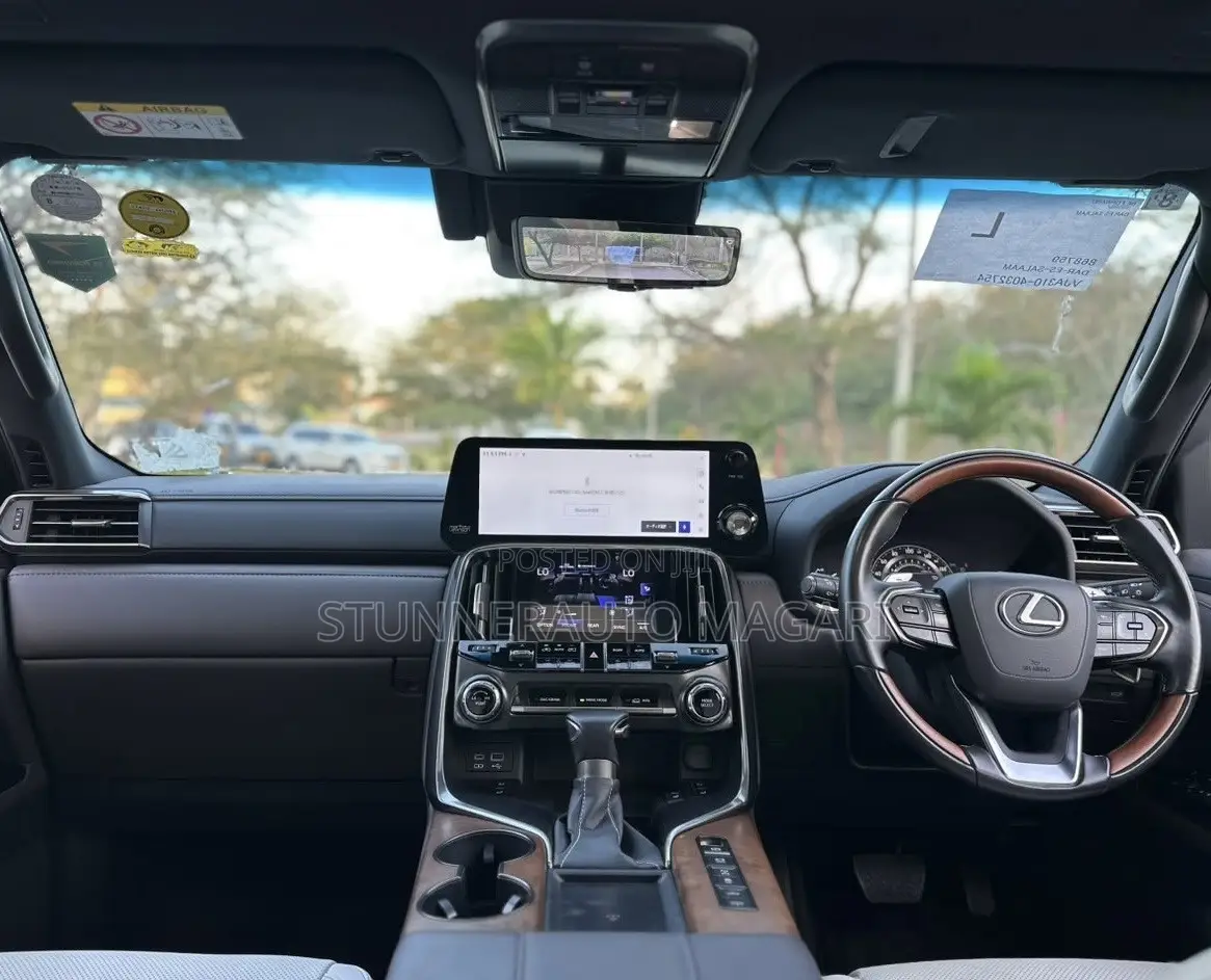 Lexus LX 2025 White