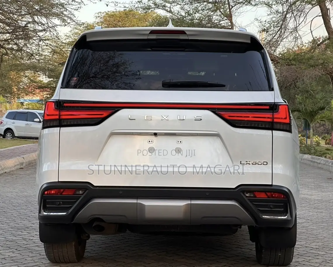 Lexus LX 2025 White