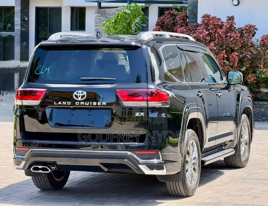 Toyota Land Cruiser 2024 Black