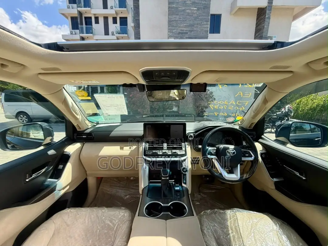 Toyota Land Cruiser 2024 Black
