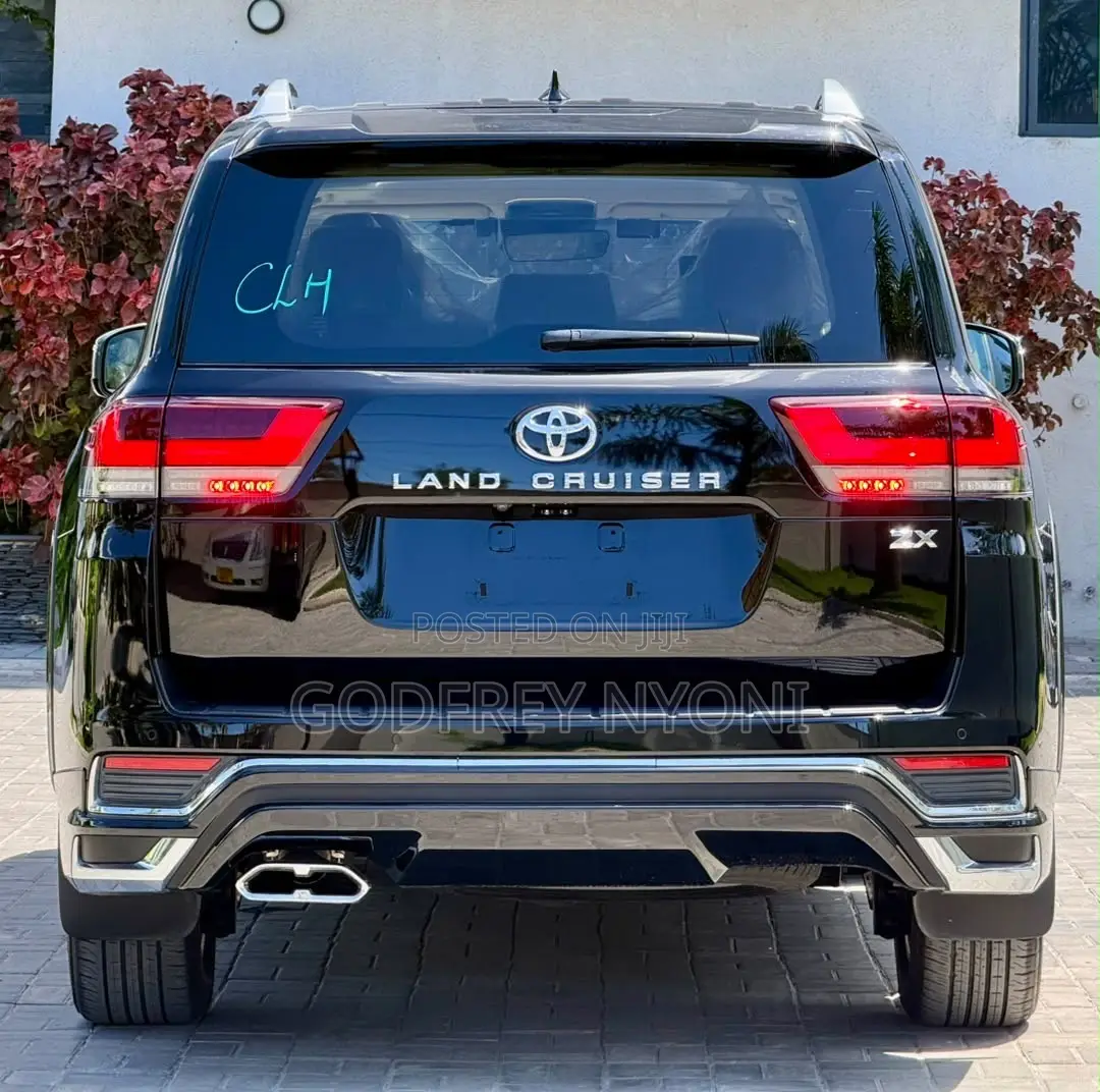 Toyota Land Cruiser 2024 Black