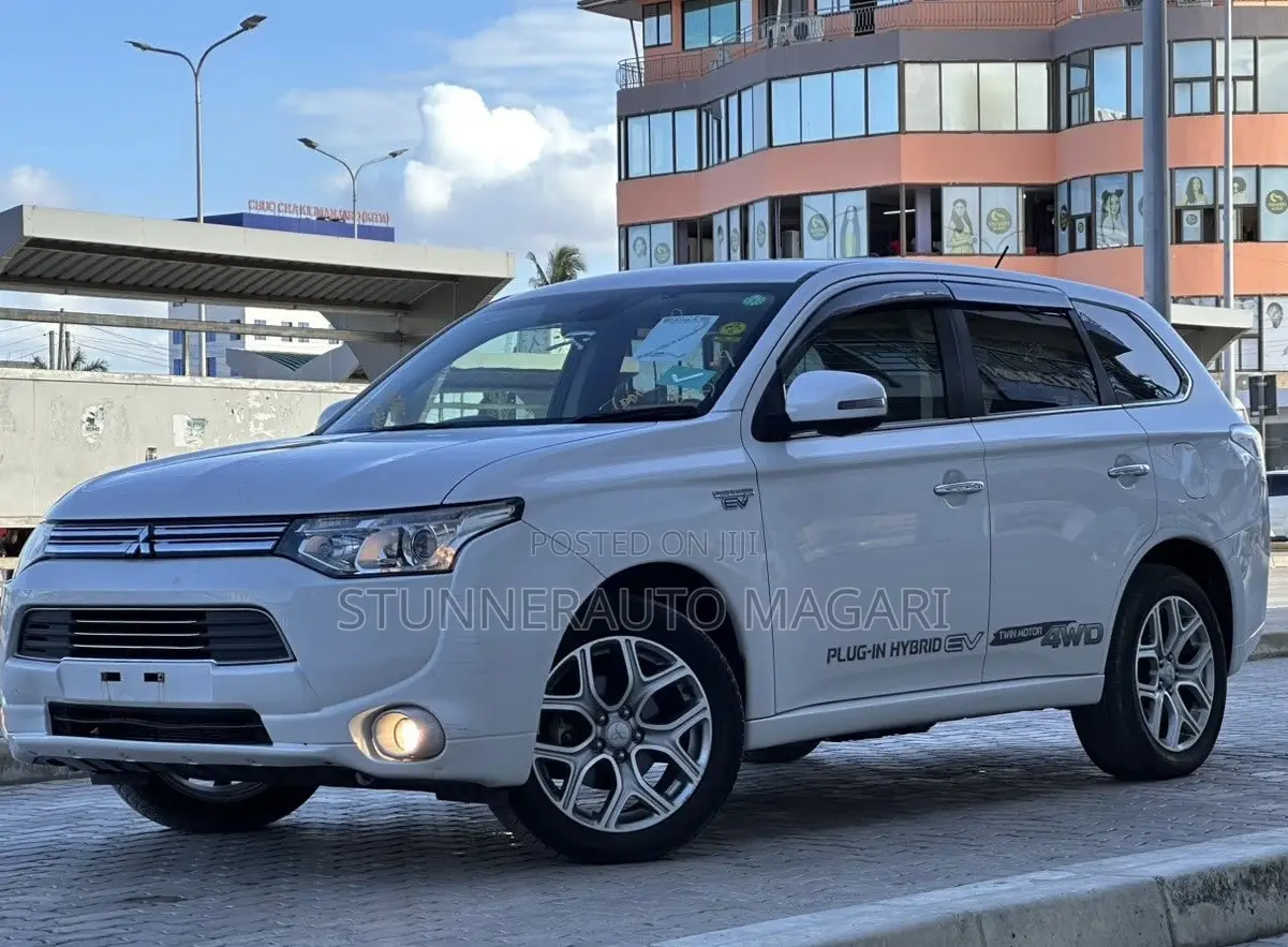 Mitsubishi Outlander 2014 White