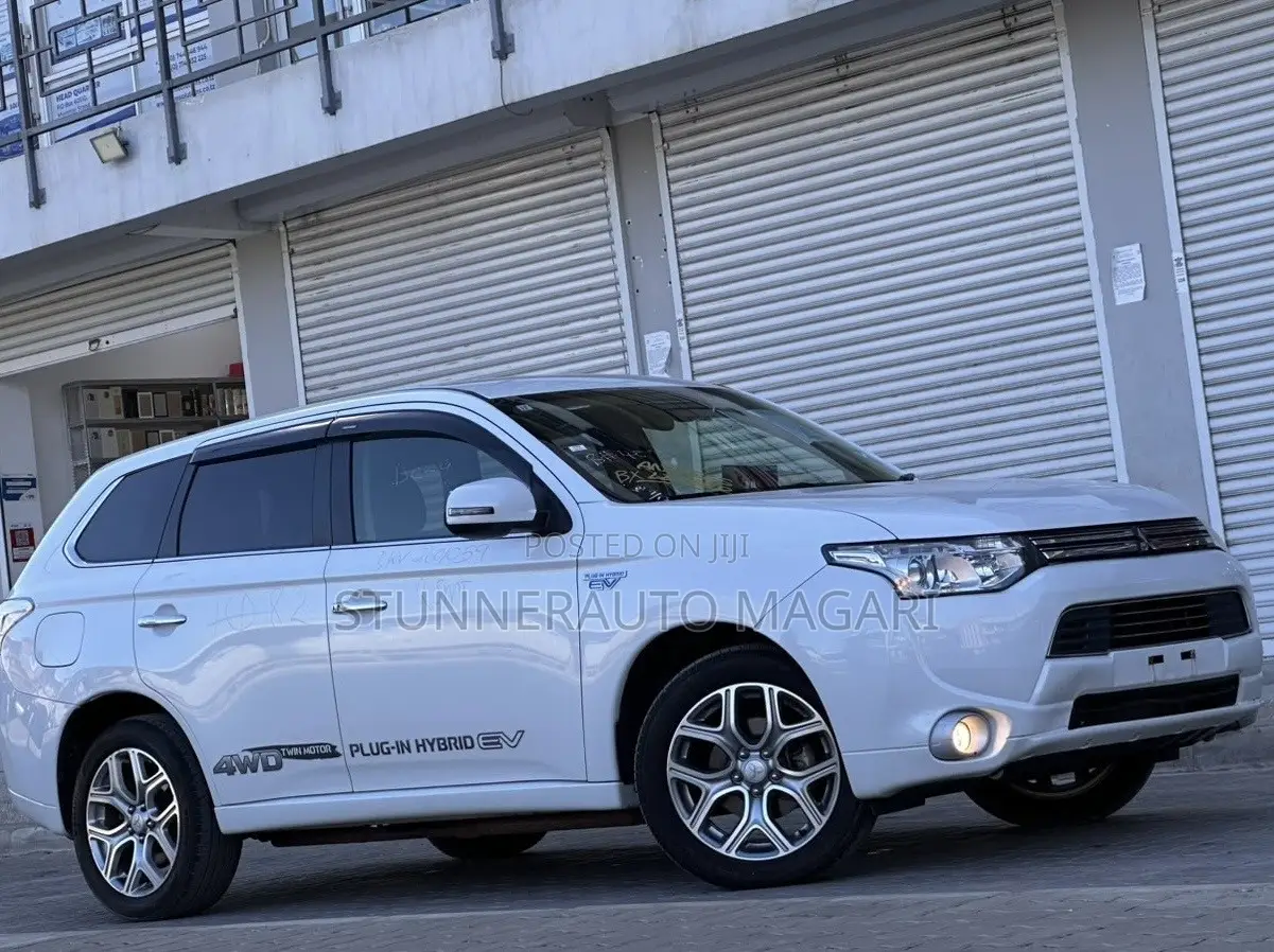 Mitsubishi Outlander 2014 White