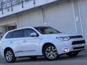 Mitsubishi Outlander 2014 White
