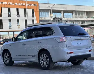 Mitsubishi Outlander 2014 White