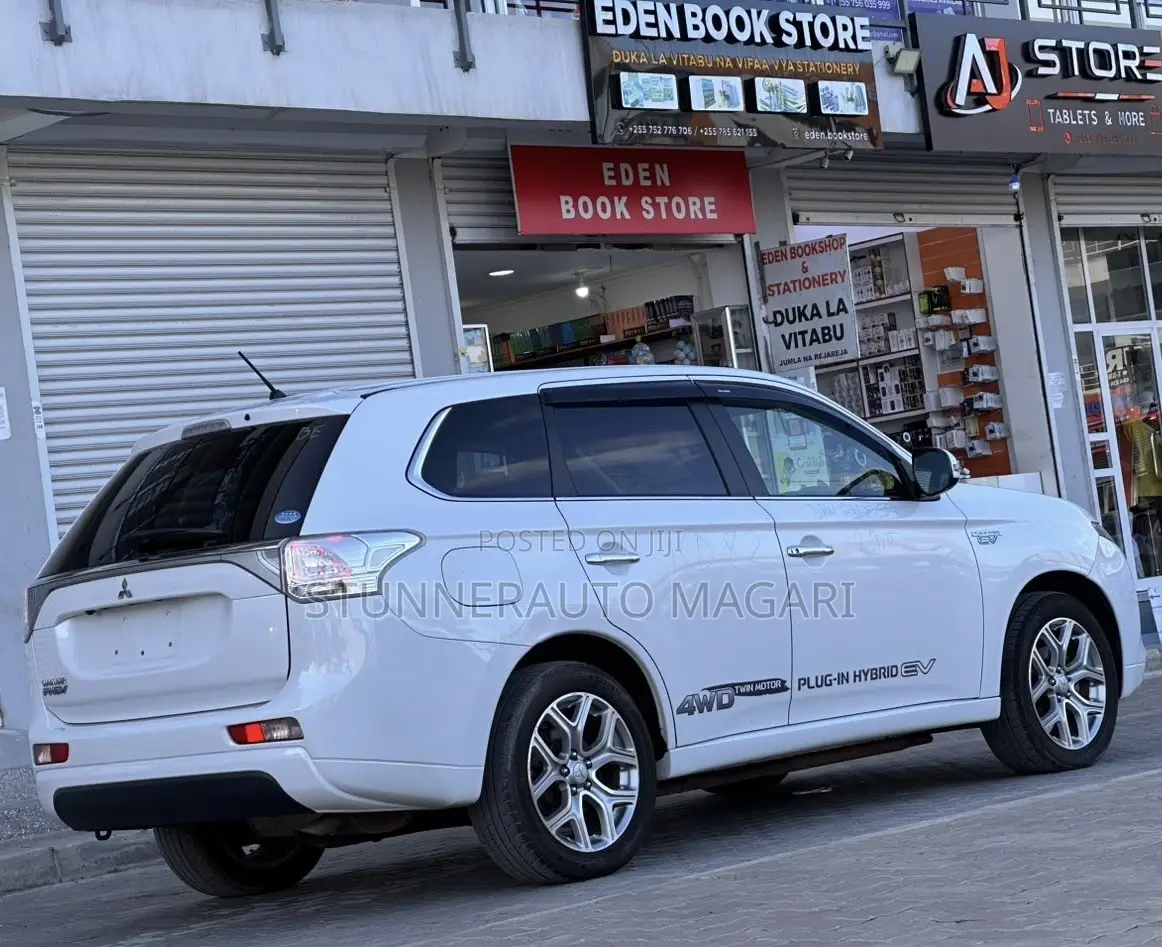 Mitsubishi Outlander 2014 White