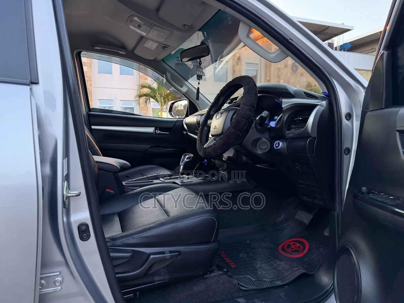 Toyota Hilux 2020 Silver