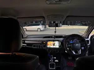 Toyota Hilux 2020 Silver