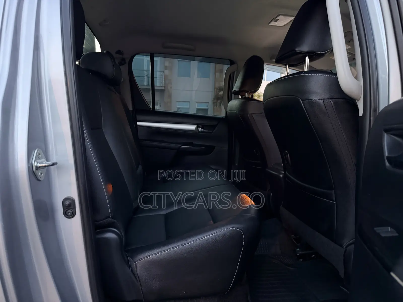 Toyota Hilux 2020 Silver