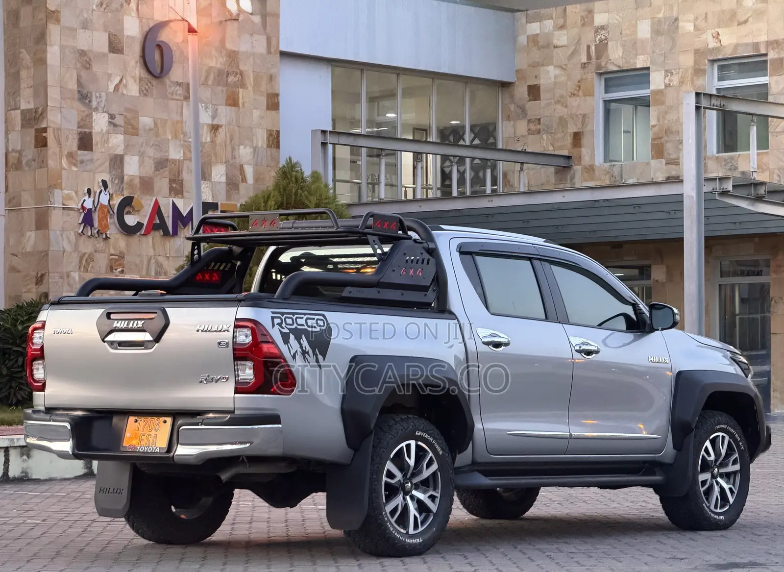 Toyota Hilux 2020 Silver