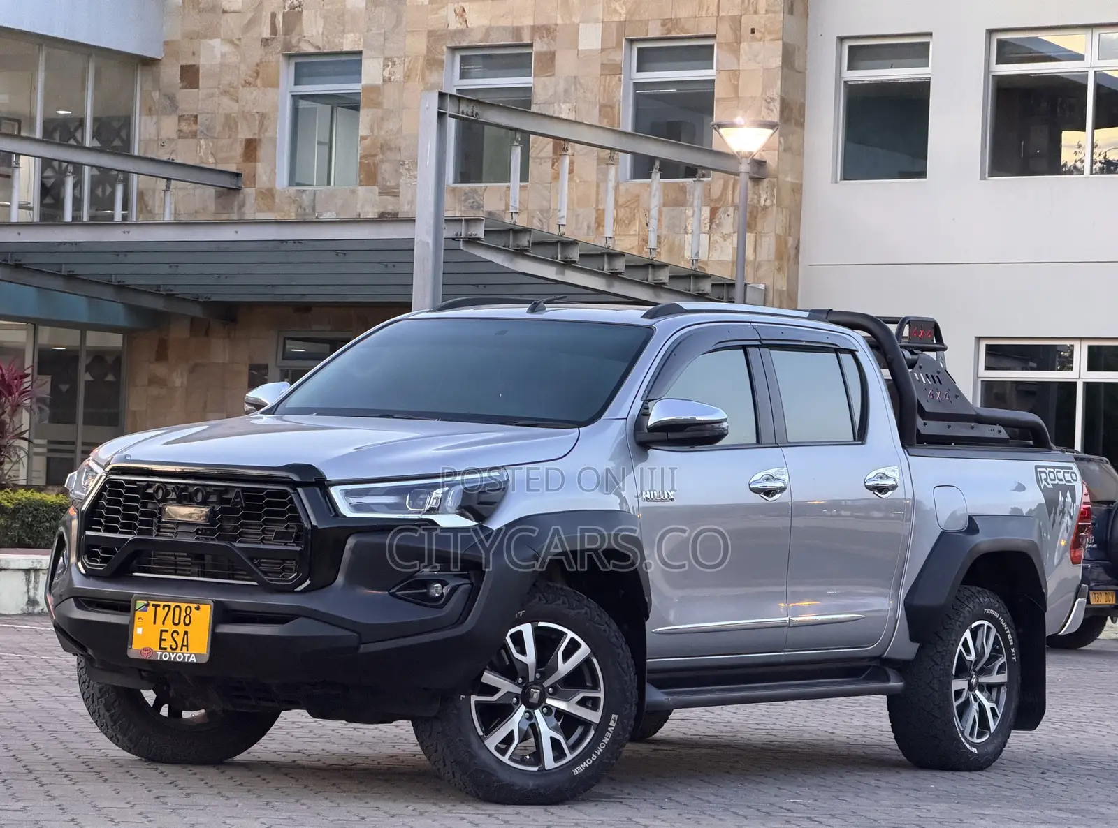 Toyota Hilux 2020 Silver