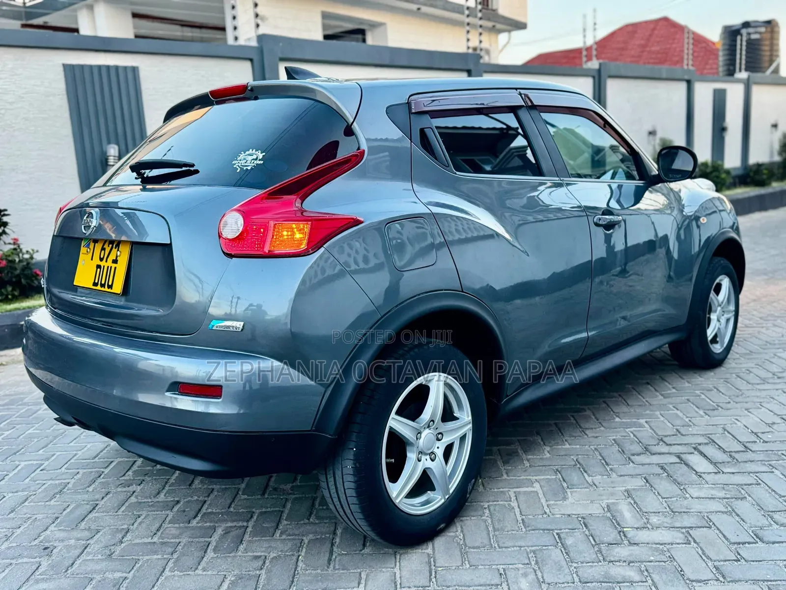 Nissan Juke 2011 Gray