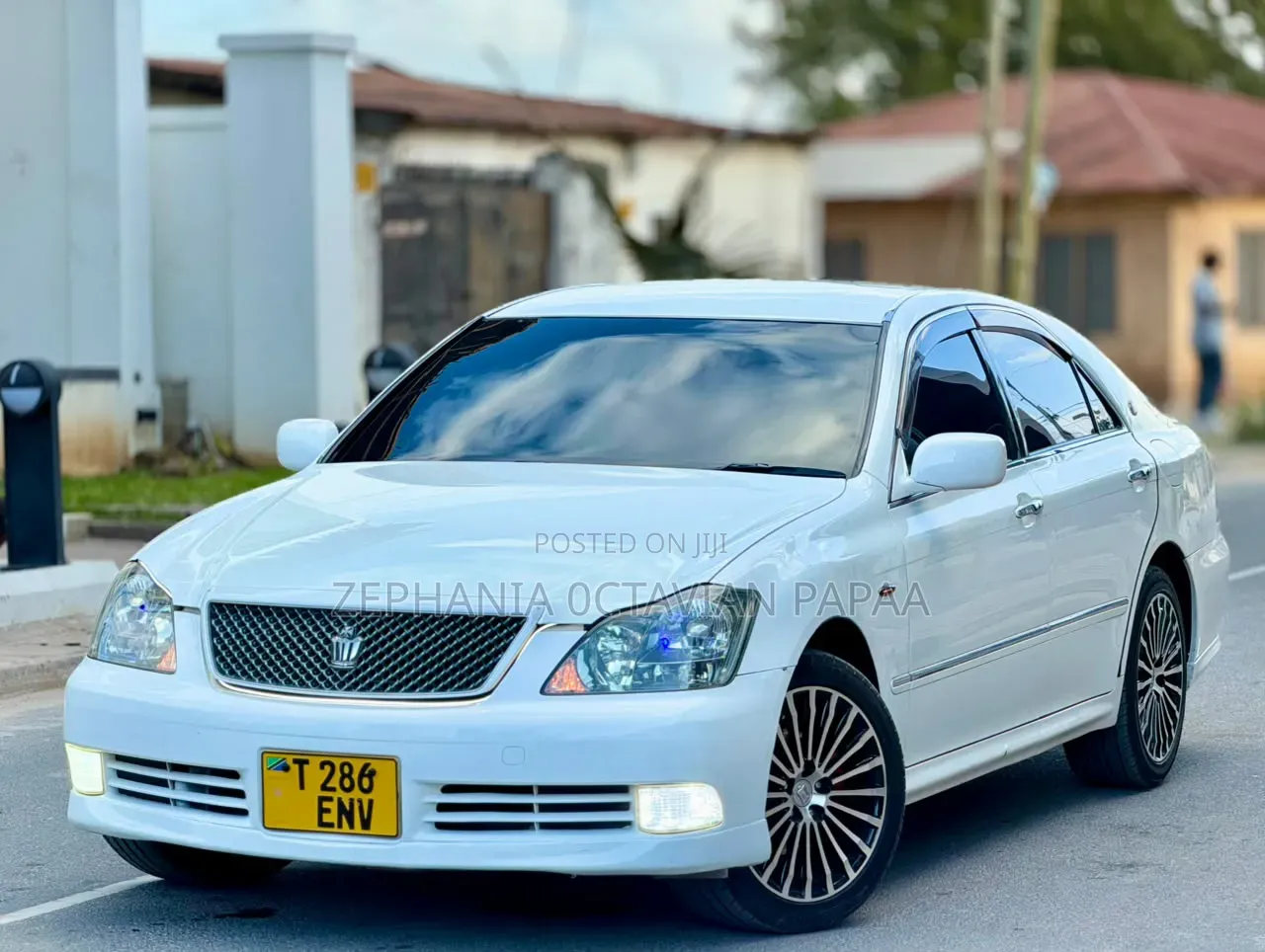 Toyota Crown 2006 White
