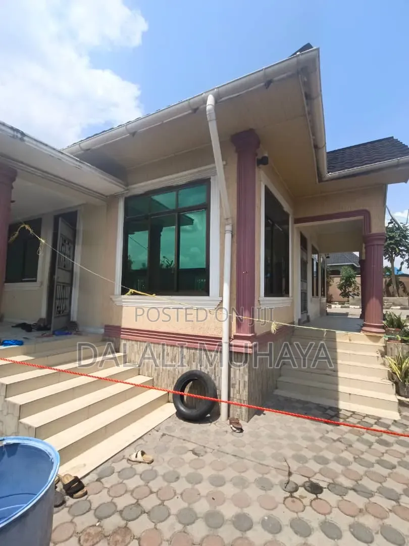 4bdrm House in Biza Street, Temeke for sale