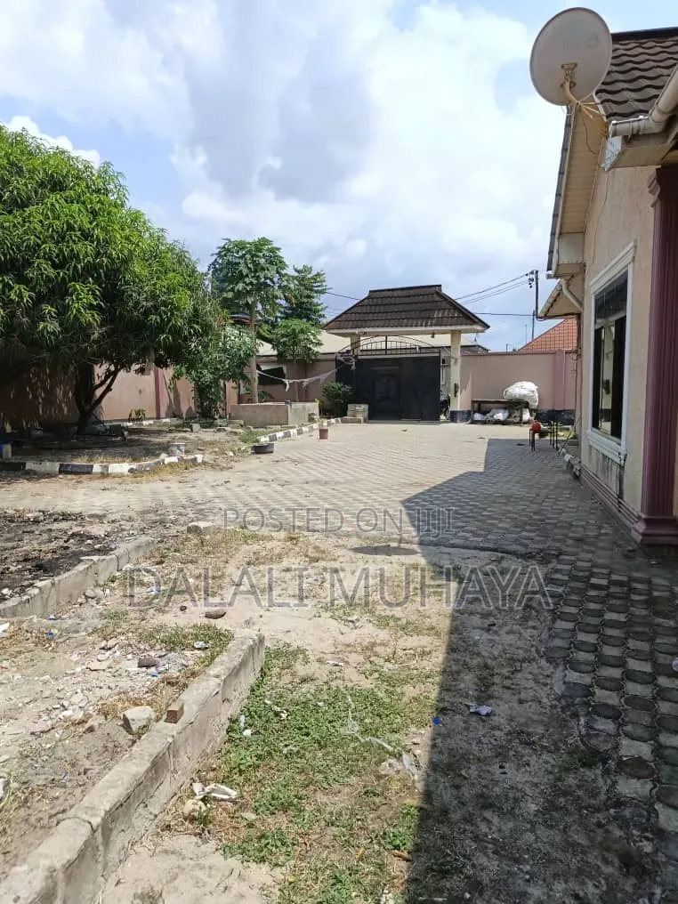 4bdrm House in Biza Street, Temeke for sale