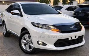 Toyota Harrier 2.0 2016 Pearl