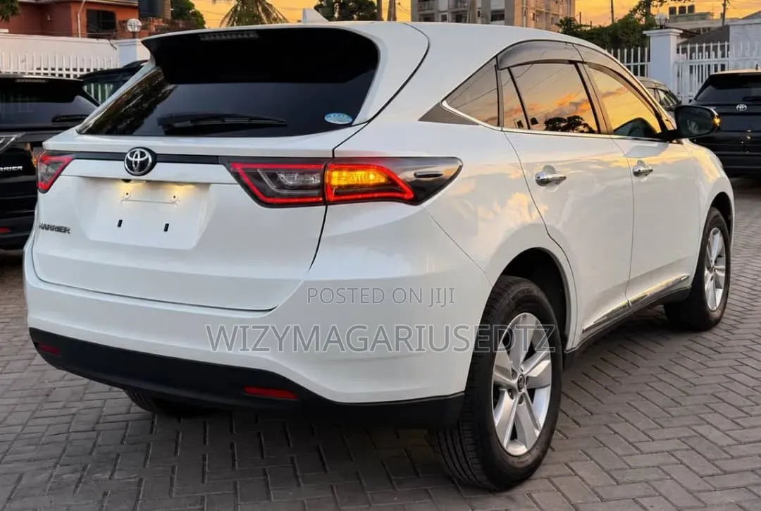 Toyota Harrier 2.0 2016 Pearl