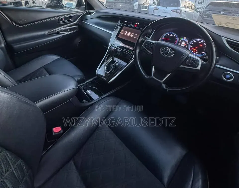 Toyota Harrier 2.0 2016 Pearl