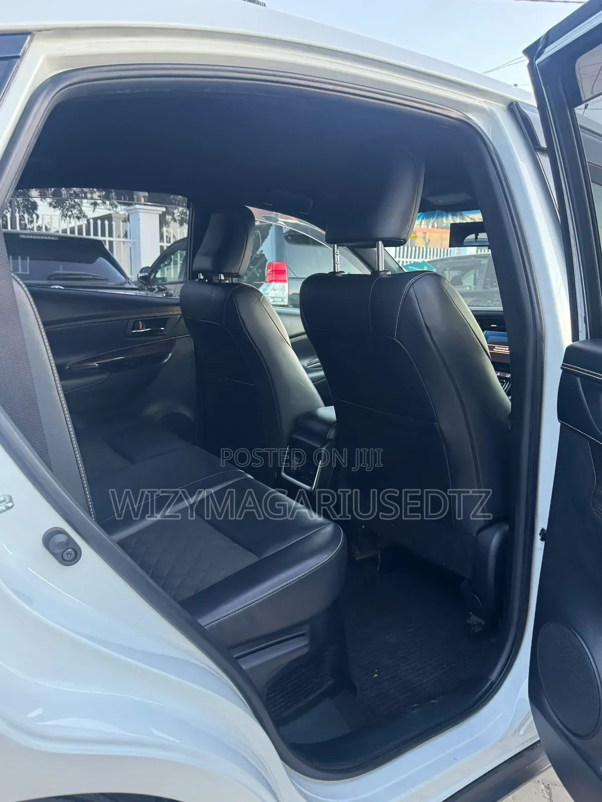 Toyota Harrier 2.0 2016 Pearl