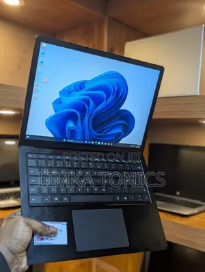 New Laptop Microsoft Surface Laptop 3 8GB Intel Core i5 SSD 256GB