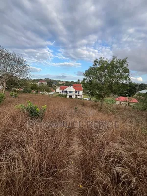Kiwanja Cha Makazi Kinauzwa Mbezi Mwisho Makabe Msakuzi