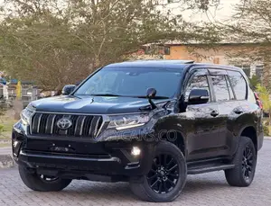 Toyota Land Cruiser Prado 2022 Black
