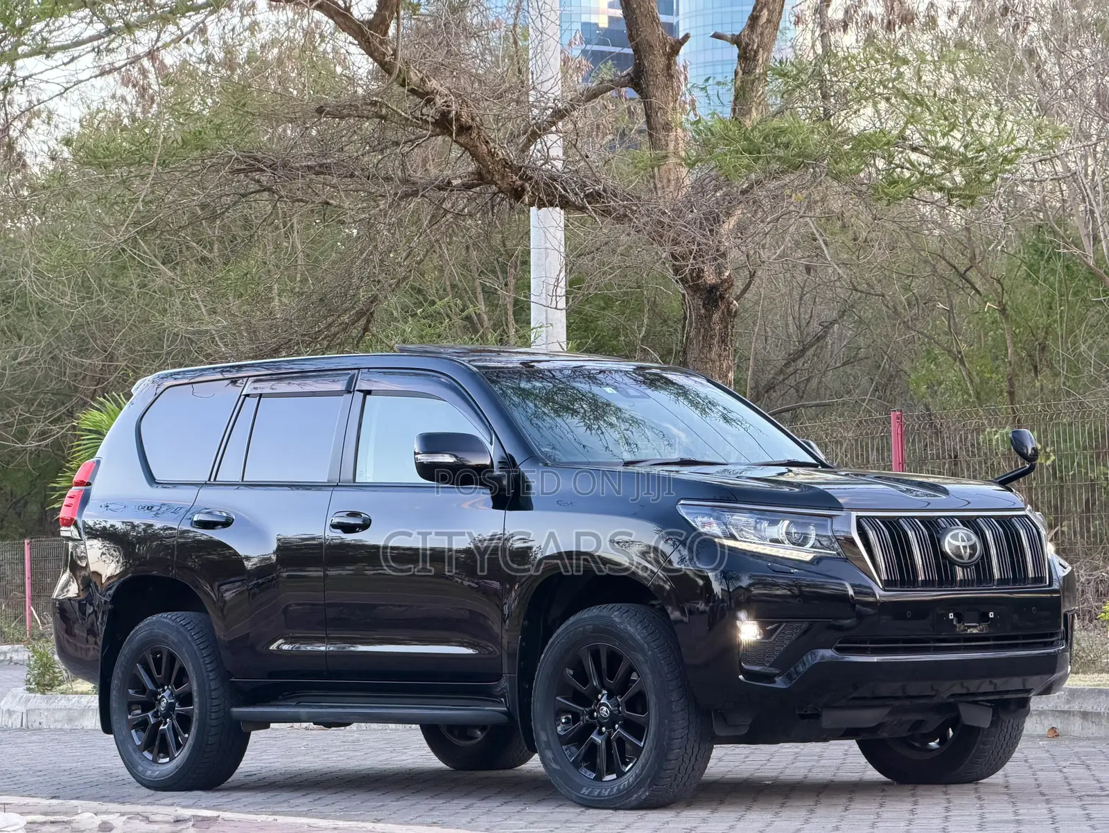 Toyota Land Cruiser Prado 2022 Black