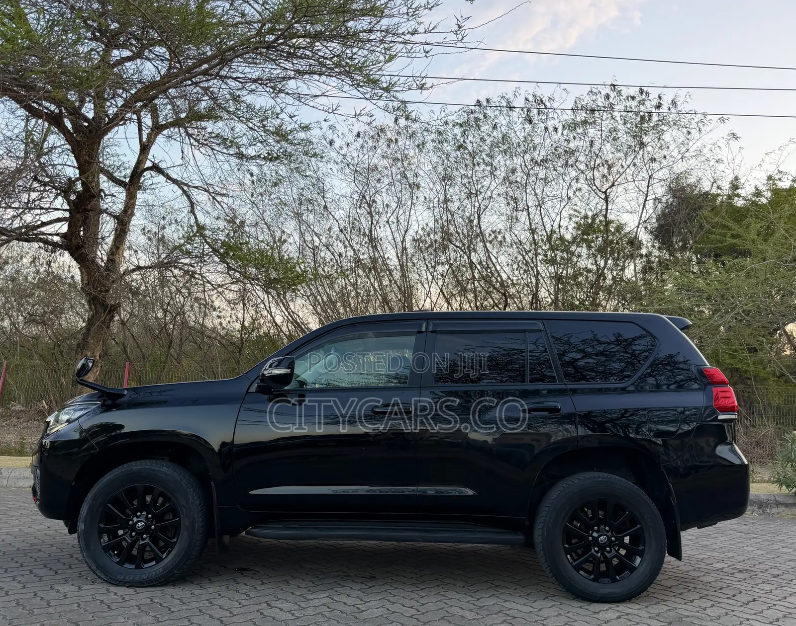 Toyota Land Cruiser Prado 2022 Black