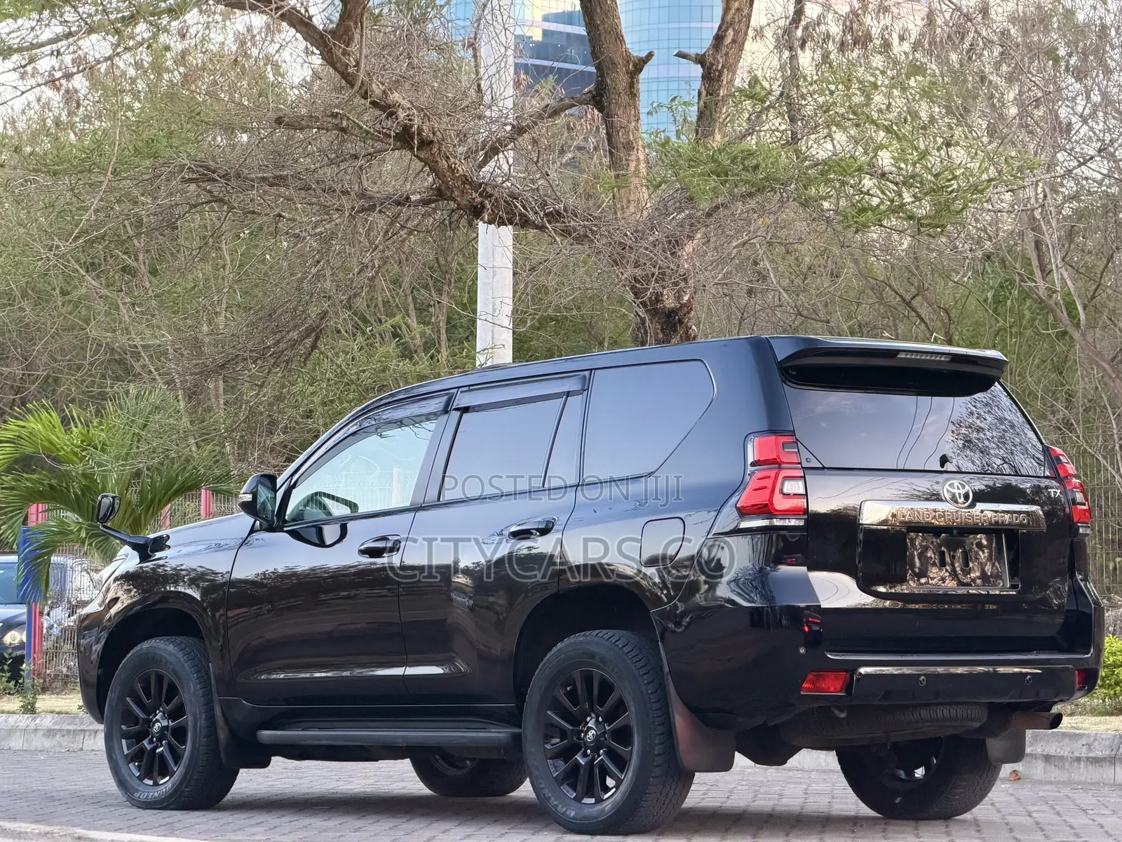 Toyota Land Cruiser Prado 2022 Black