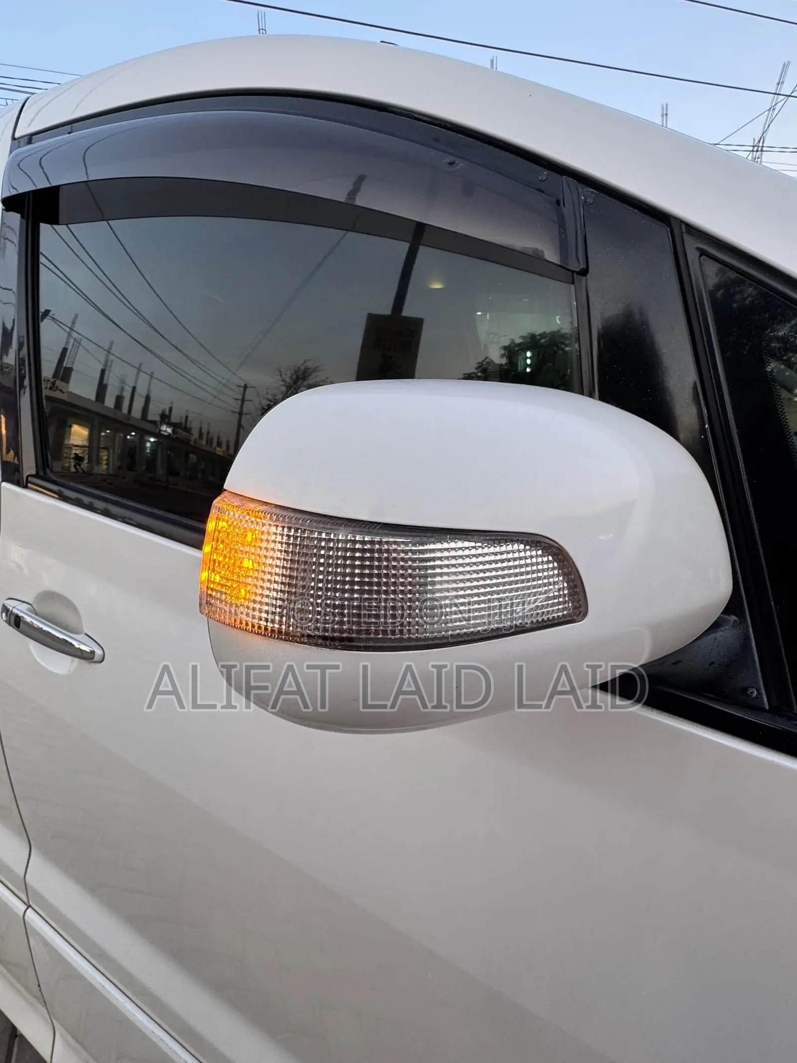 Toyota Alphard 2.4 Hybrid AWD 2006 White
