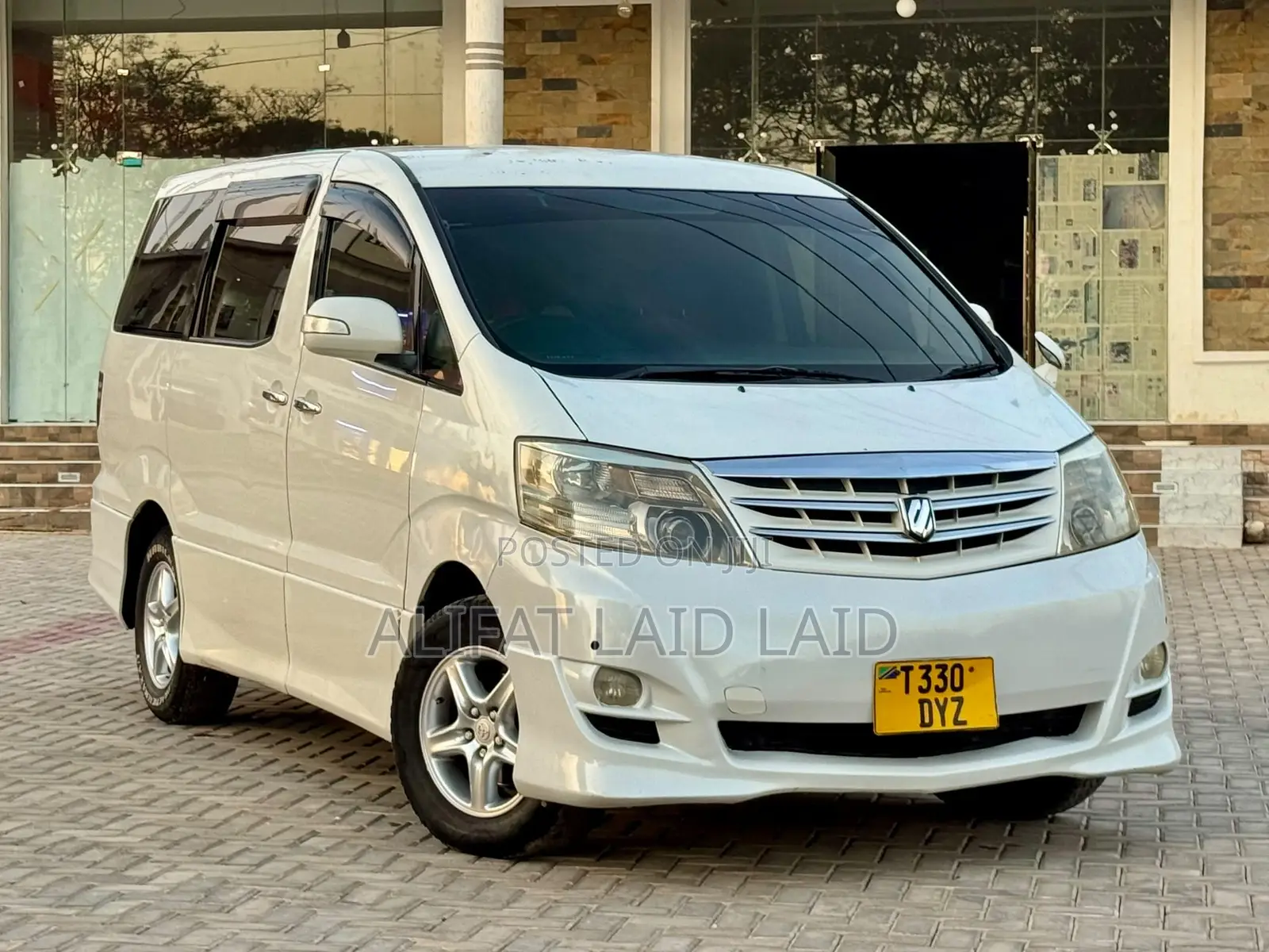 Toyota Alphard 2.4 Hybrid AWD 2006 White