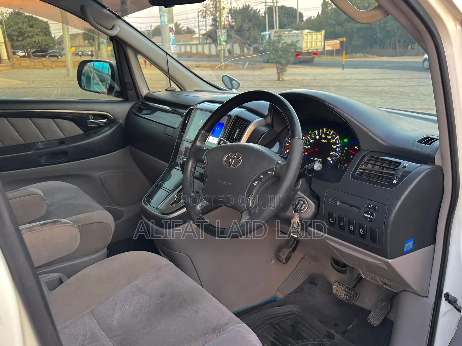 Toyota Alphard 2.4 Hybrid AWD 2006 White
