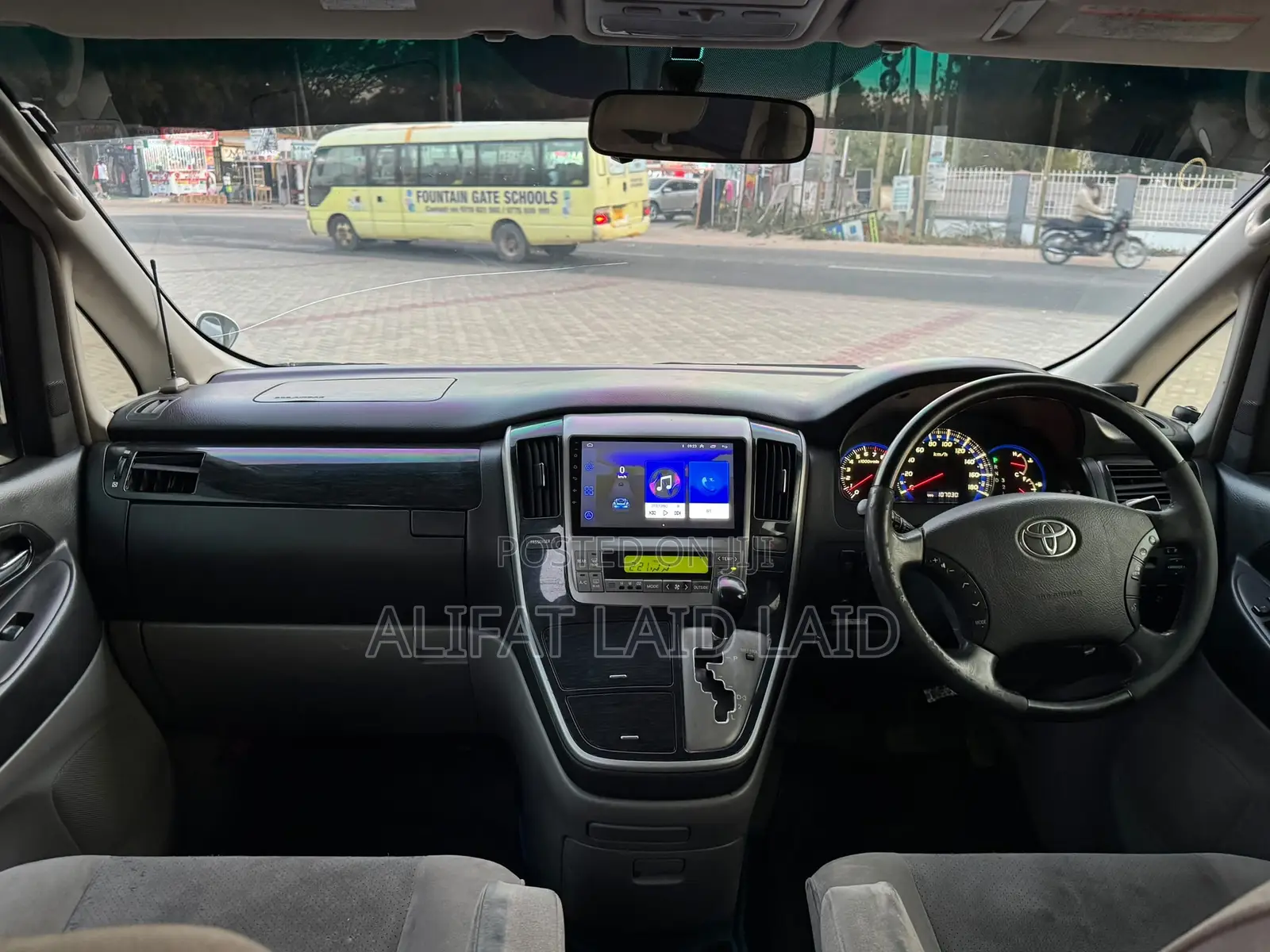 Toyota Alphard 2.4 Hybrid AWD 2006 White