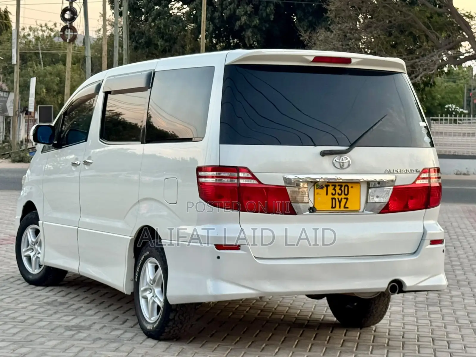 Toyota Alphard 2.4 Hybrid AWD 2006 White