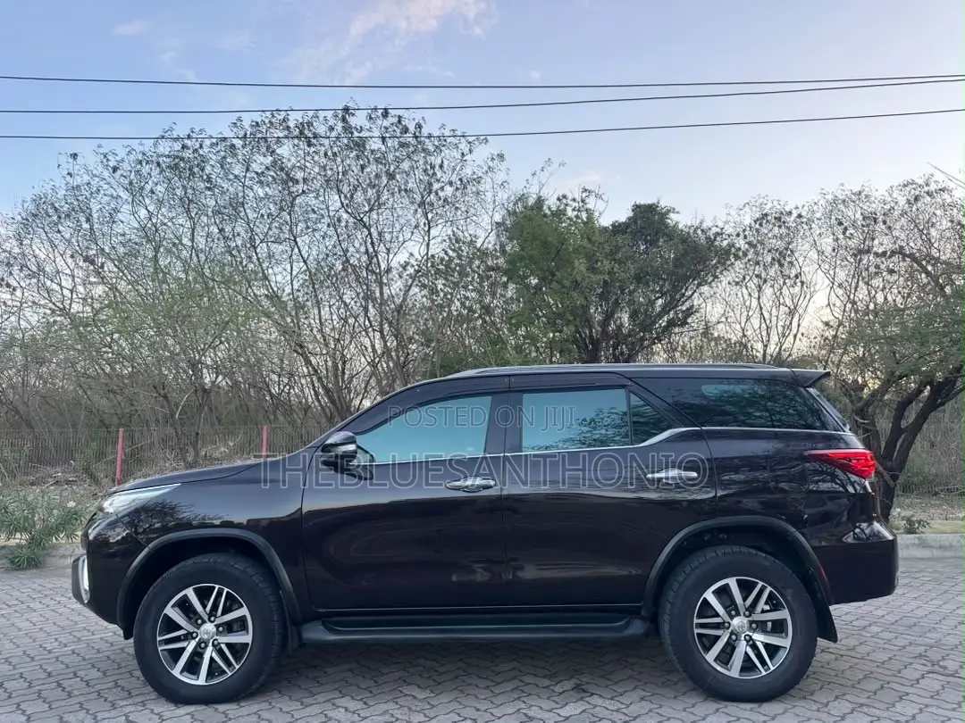 Toyota Fortuner 2017 Black