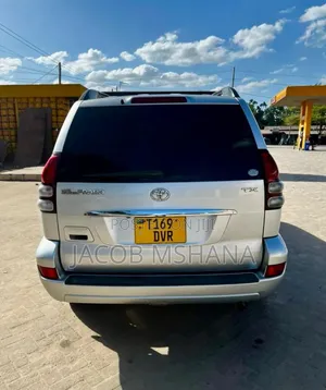 Toyota Land Cruiser Prado 2006 White