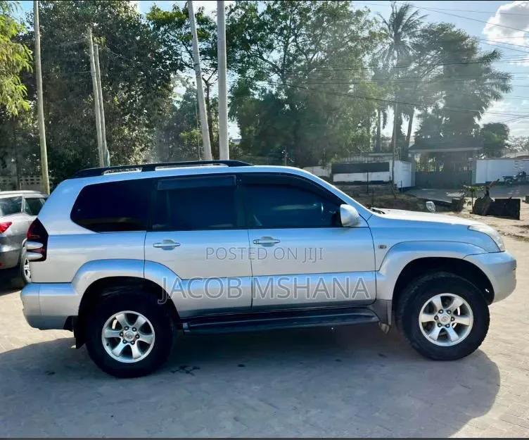Toyota Land Cruiser Prado 2006 White