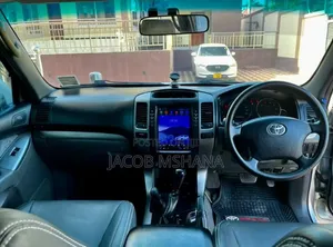 Toyota Land Cruiser Prado 2006 White
