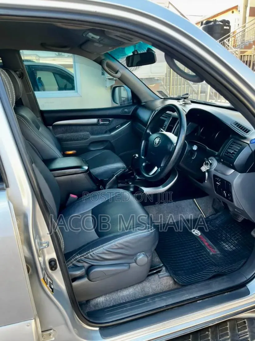 Toyota Land Cruiser Prado 2006 White